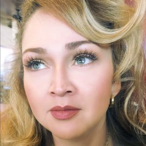 Meet your Posher, Raquel